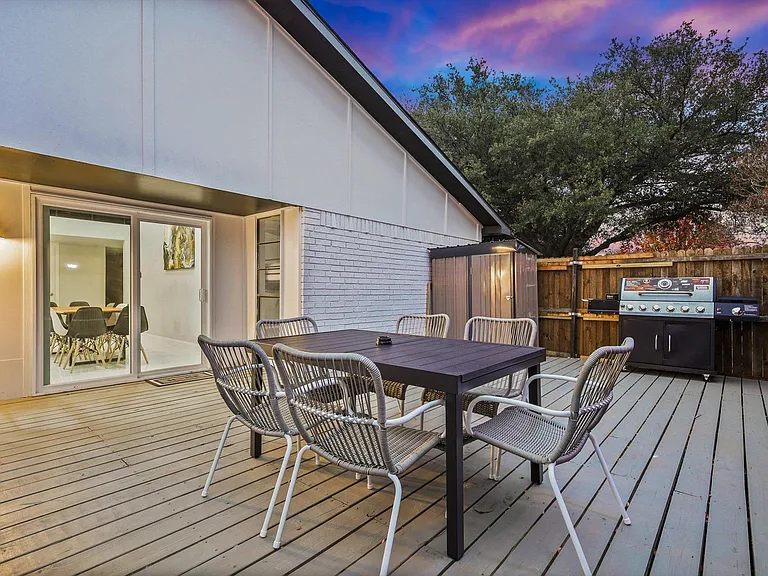 5048 Pemberton Ln — Photo 46