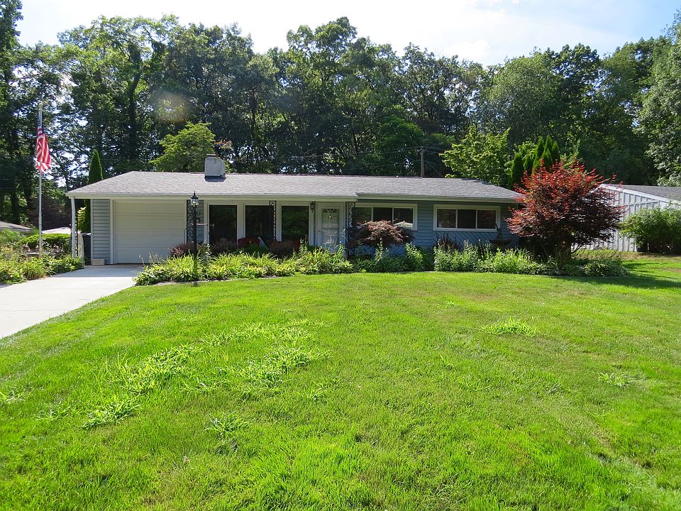 1st image of 3717 W Lincolnshire Blvd