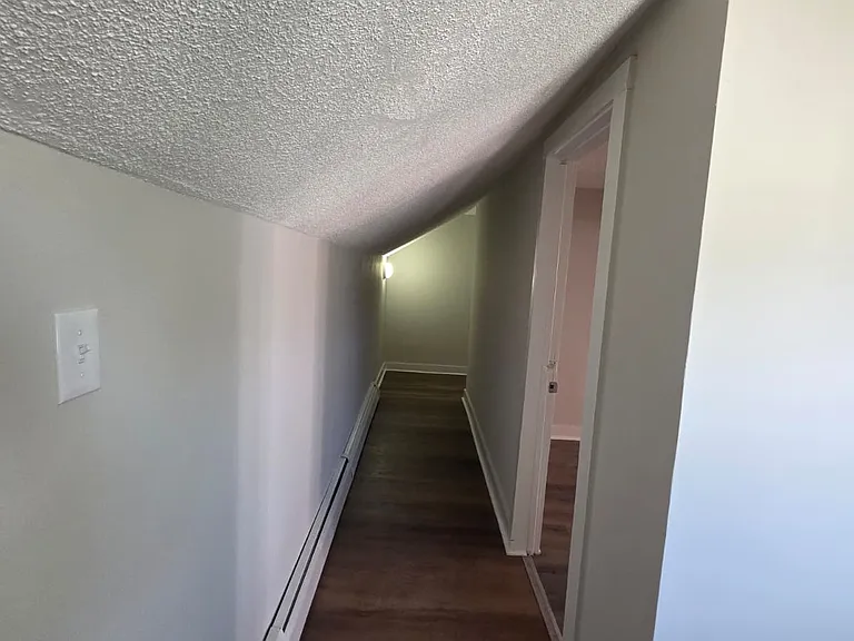 312 Davenport Ave #2 — Photo 4