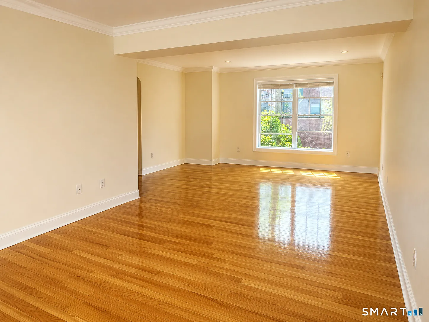 3 bed, 3.5 bath, 1850 sqft, $5,000 — Photo 3