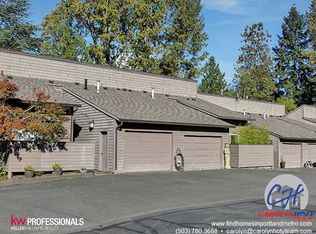 4725 SW Caldew St APT D, Portland, OR 97219