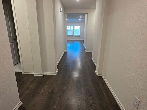 2nd image of 1215 Knoll Dr