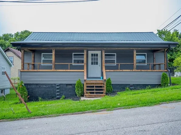 3315 33rd St, Nitro, WV 25143