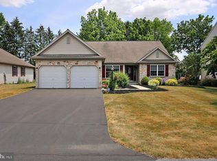 210 White Oak Cir, Lebanon, PA 17042