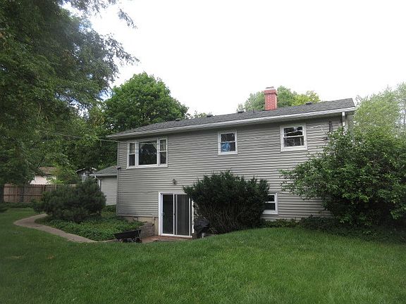3rd image of 472 N Fairlawn Ave