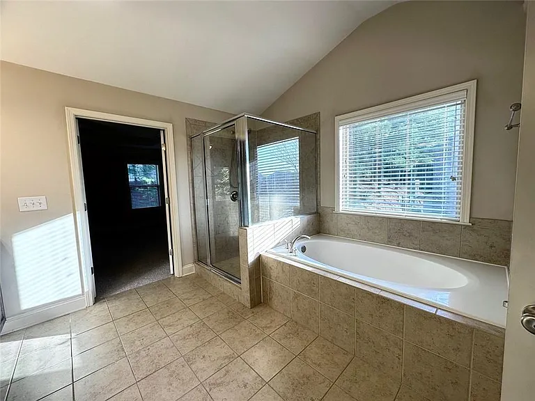 5605 Upper Creek Ct — Photo 28