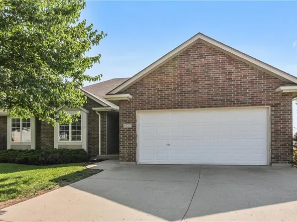 607 NW Albatross Cir, Grain Valley, MO 64029