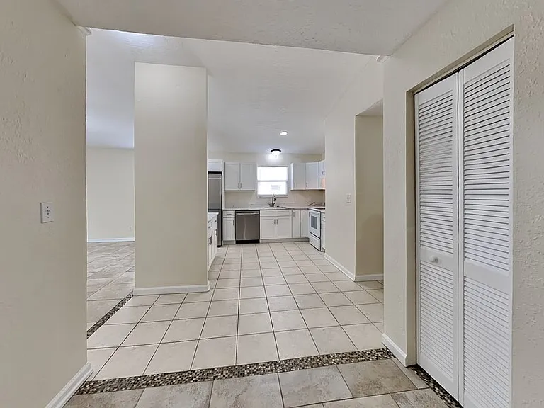 155 Plain View Dr #B — Photo 4