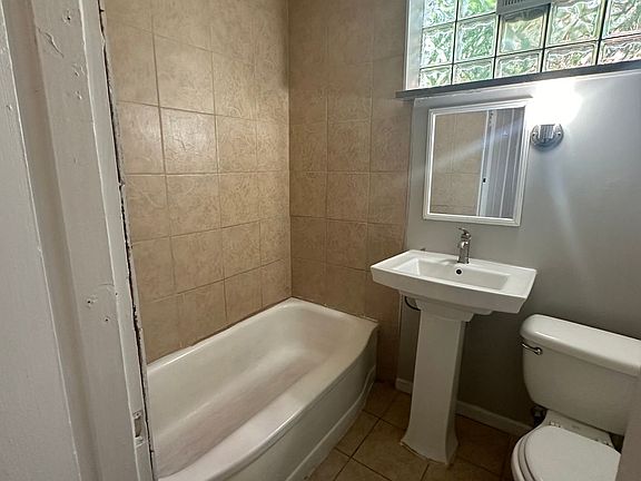 5th image of 4642 Farlin Ave #1F
