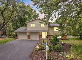 1419 Three Oaks Ave, Maple Plain, MN 55359