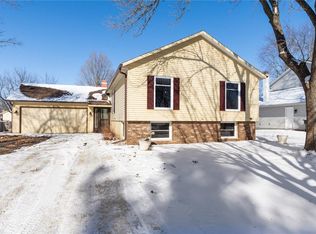 416 Wilton Dr NE, Cedar Rapids, IA 52402