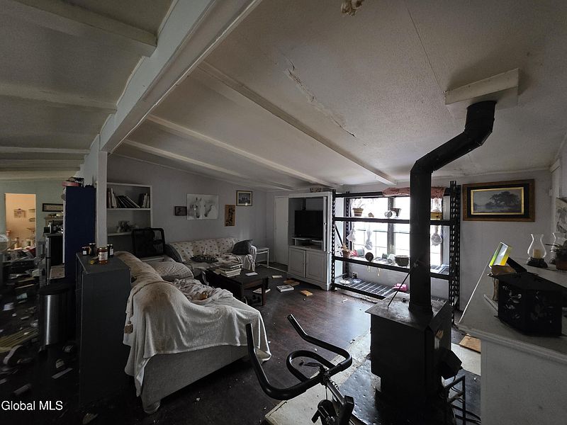 3rd image of 141 Heath Road