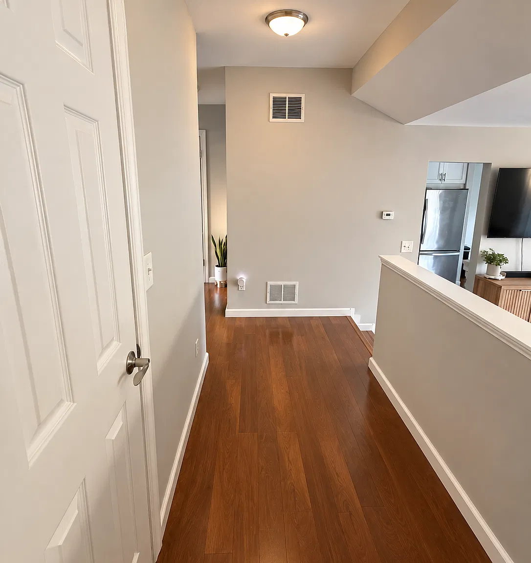 1205 Spruce Hills Dr — Photo 4