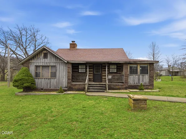 2385 Rains Rd, Pineville, MO 64856