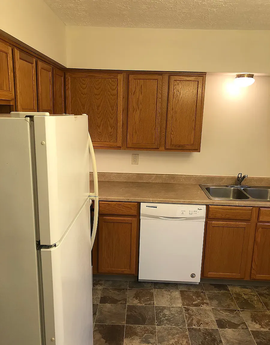 2 bed, 1.5 bath, $975 — Photo 2