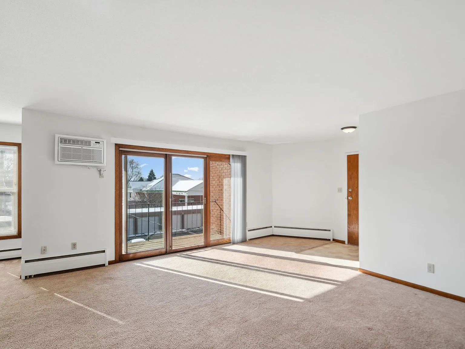 Rose Mall Apartments — Photo 2