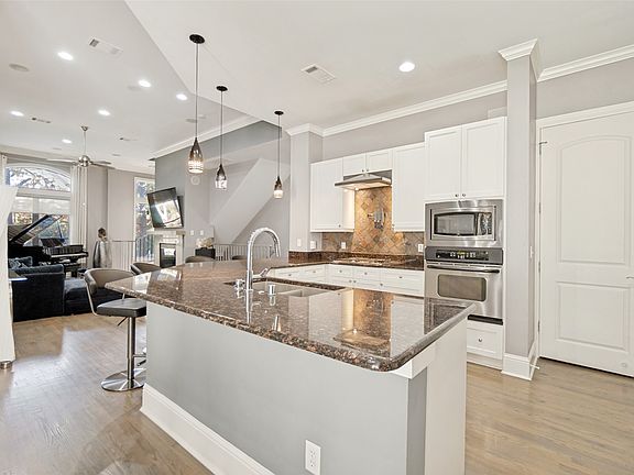 4th image of 2716 Hibernia St