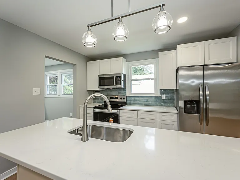 1404 Landis Dr — Photo 9