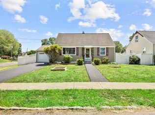 15 Burdette Pl, Milford, CT 06460