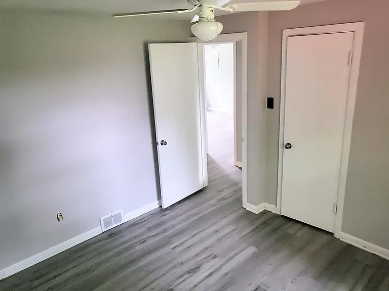 142 Moray Dr — Photo 12