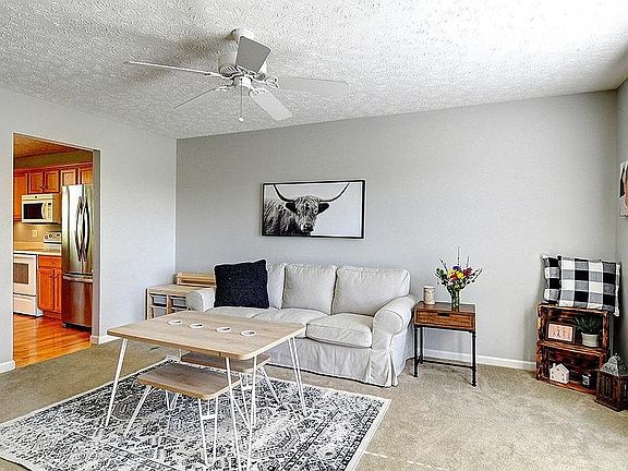 3rd image of 55 Brittony Woods Dr