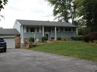 9244 Forest Rd, Glen Rock, PA 17327