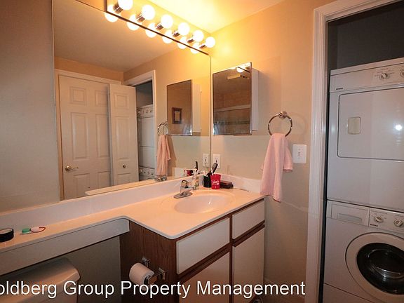 5th image of 24 Courthouse Sq APT 706