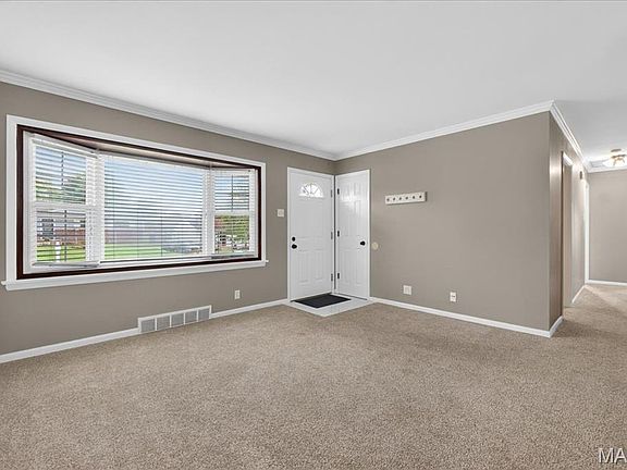 4th image of 11141 Pine Forest Dr