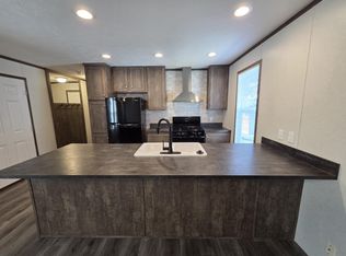 52 Ash Ave, Highland, MI 48357
