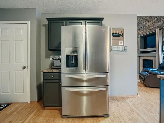 5th image of 720 SE Carefree Ln
