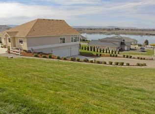 83 Ridgeview Dr, Pasco, WA 99301