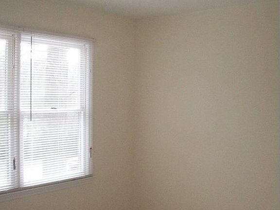 2nd image of 806C Rosehill Ave