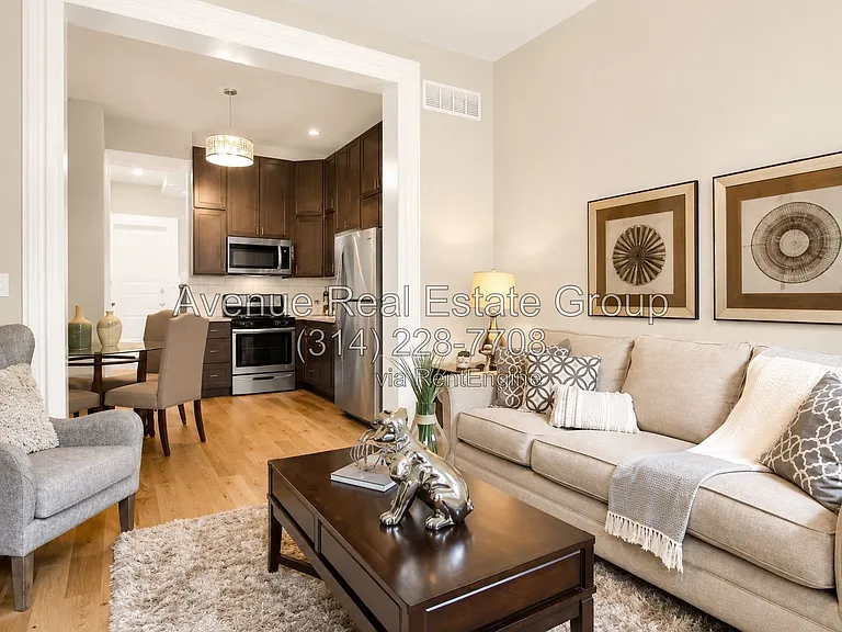 2329 Hickory St — Photo 5