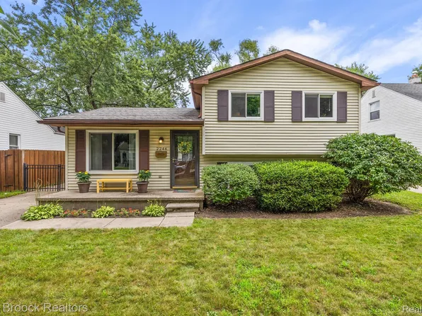 2246 Royal Ave, Berkley, MI 48072