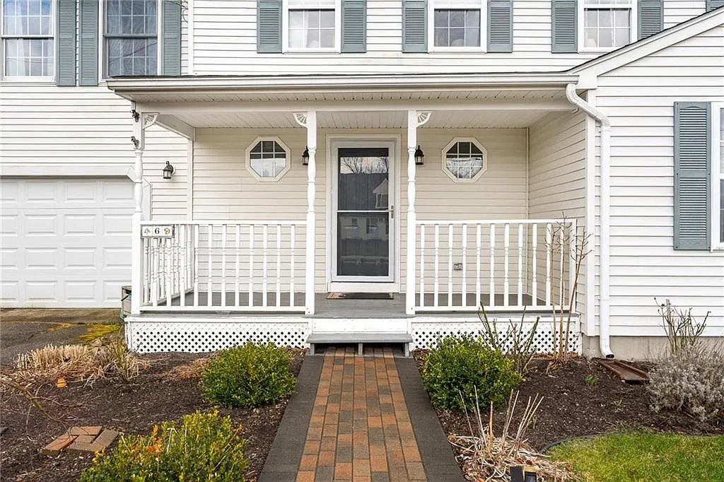 3 bed, 2.0 bath, 1987 sqft, $3,600 — Photo 4