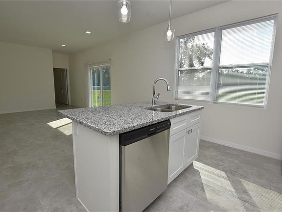 4th image of 206 W Crescent Dr