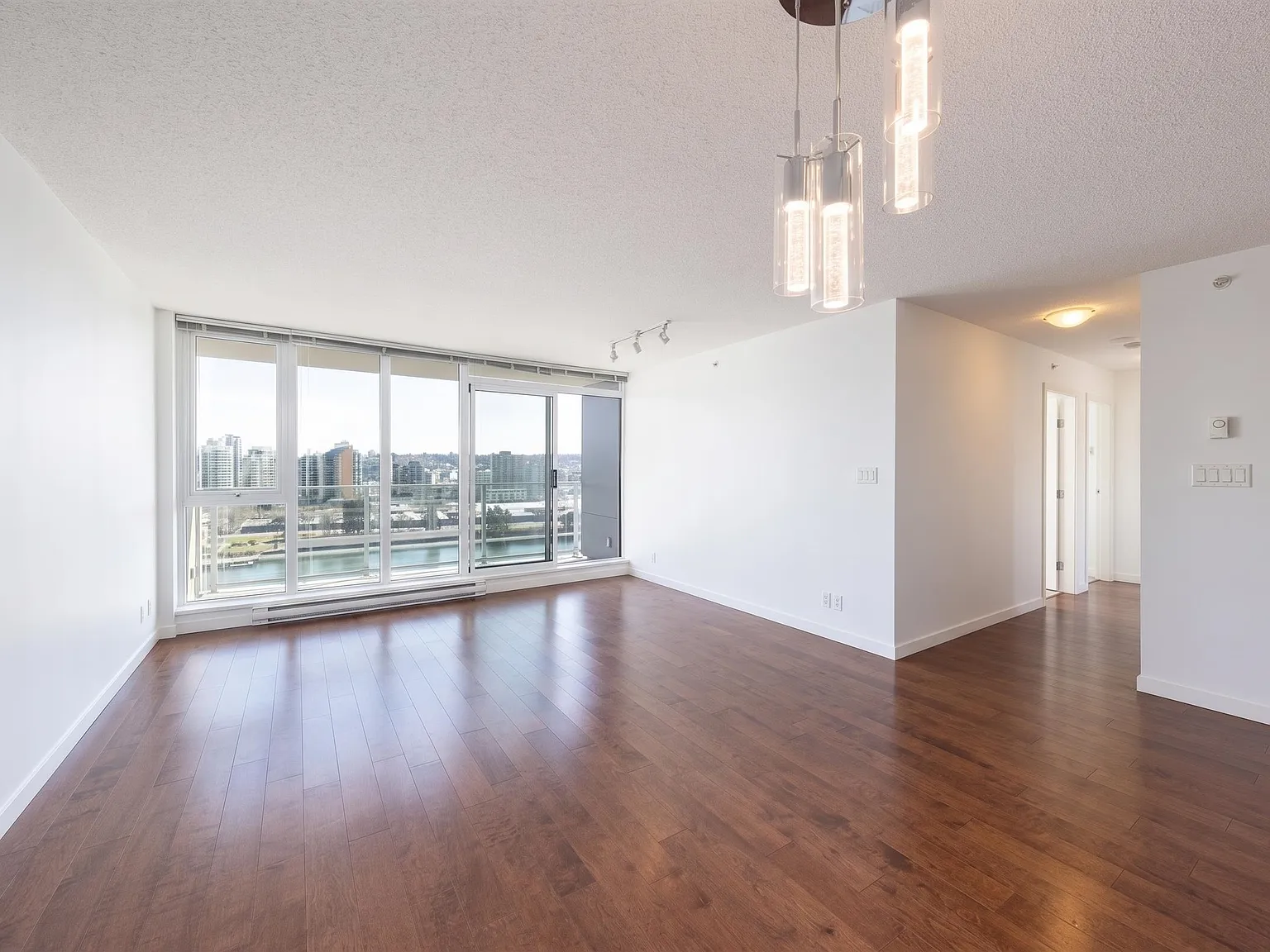 2 bed, 1076 sqft, $4,600 — Photo 4