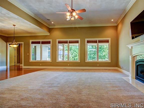 5th image of 8 Warwick Park Ln