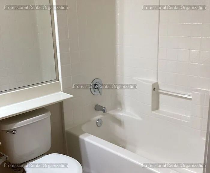 2921 W Creek Ln — Photo 8