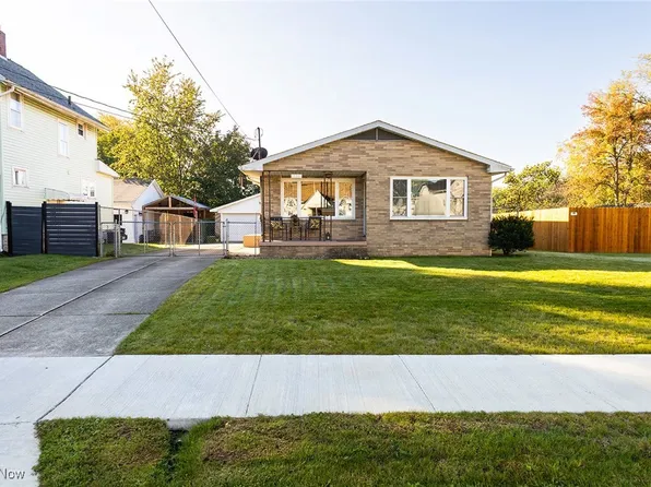 224 E Ford Ave, Barberton, OH 44203