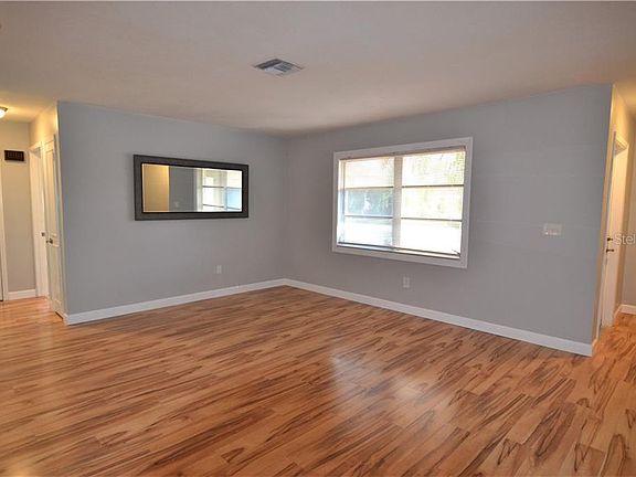 4th image of 1421 Dorchester St