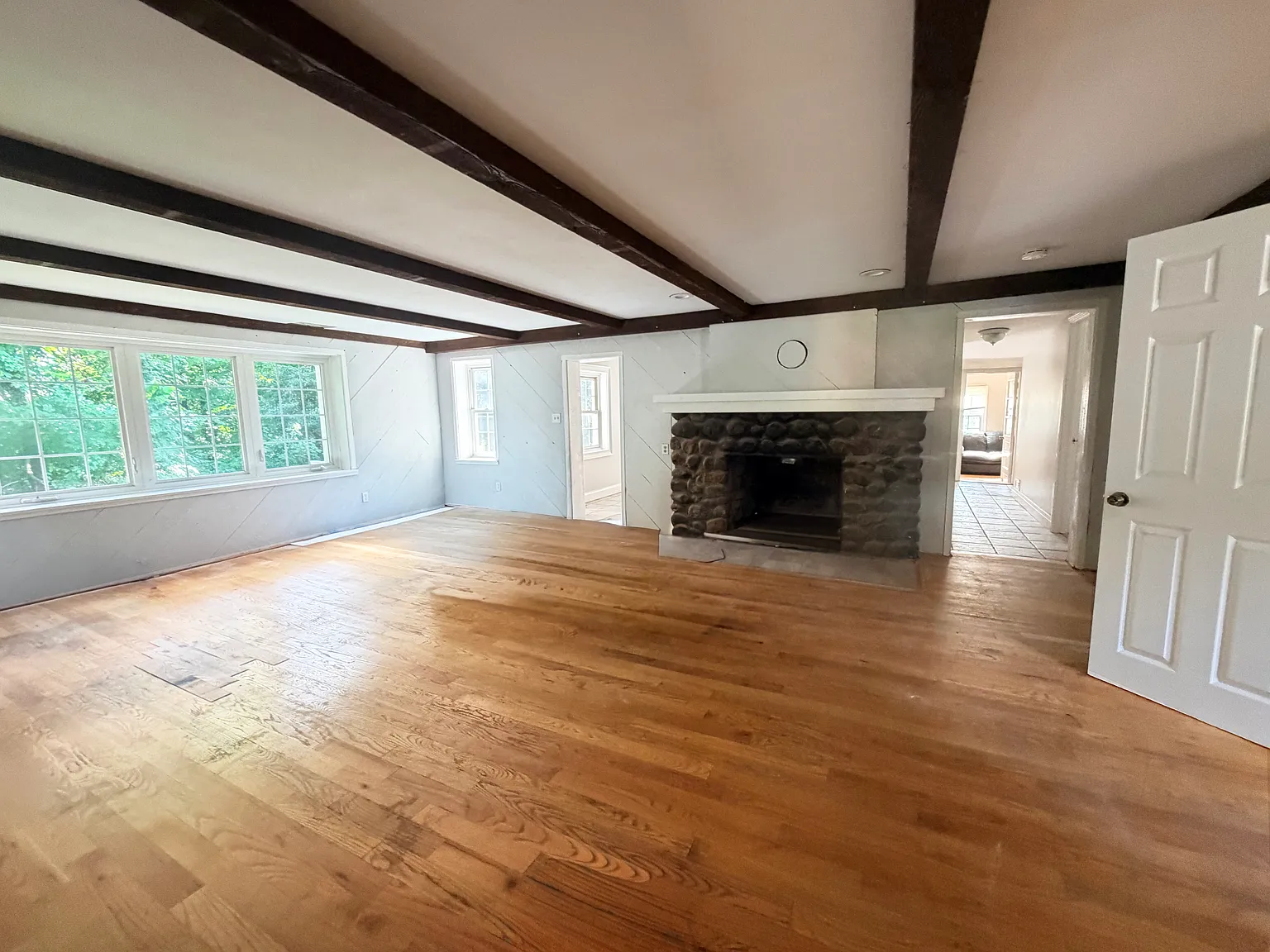 4 bed, 2600 sqft, $2,500 — Photo 4