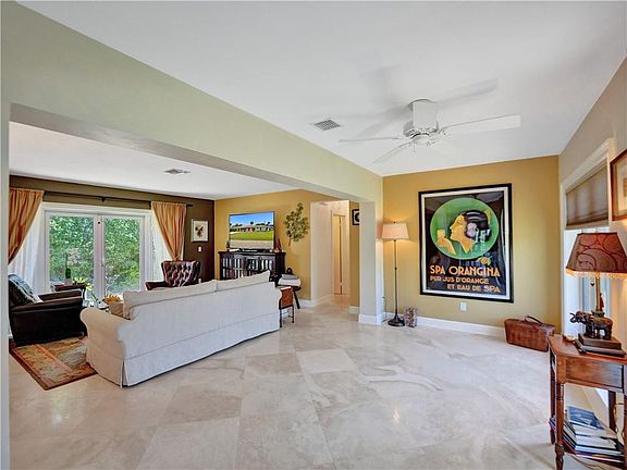 5th image of 835 NE 18th Street