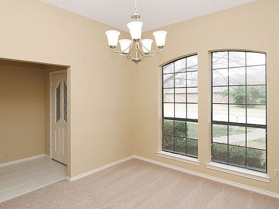 3rd image of 2604 Winona Dr