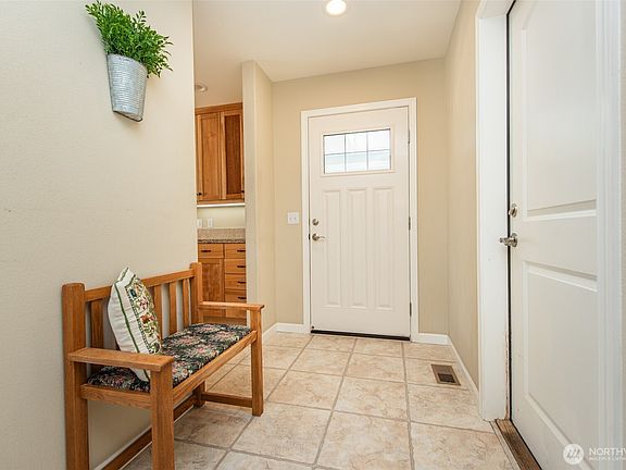 4th image of 997 N Minstrel Road