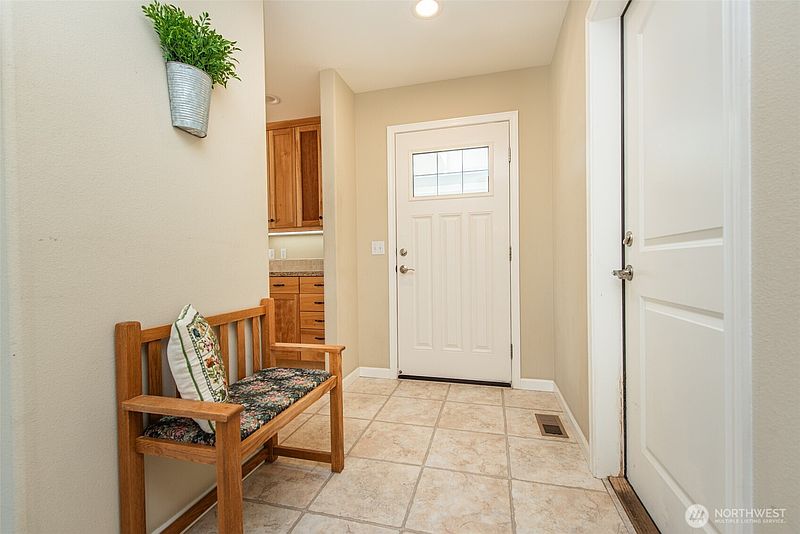 4th image of 997 N Minstrel Road