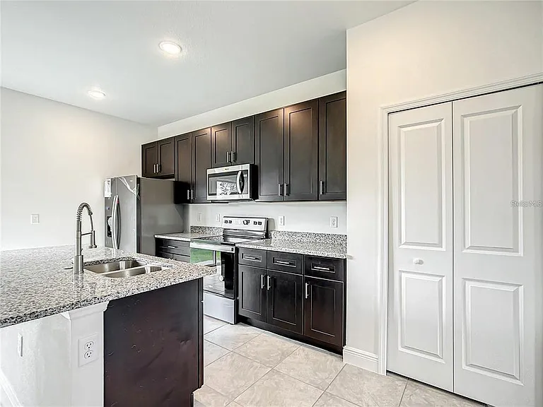 406 Marion Oaks Trl — Photo 18