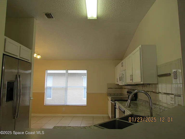 1065 Sedgewood Cir — Photo 8