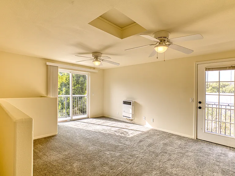257 N Lomita Ave #B — Photo 7