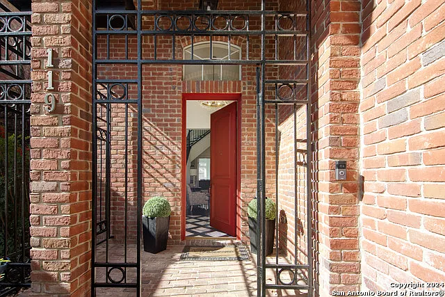 119 Paddington Way — Photo 4
